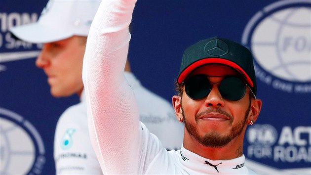 SPOKOJEN. Lewis Hamilton z Mercedesu po kvalifikaci na Velkou cenu ny.