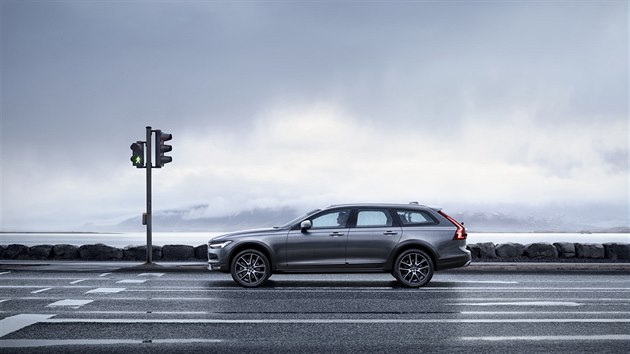 Volvo V90 Cross Country