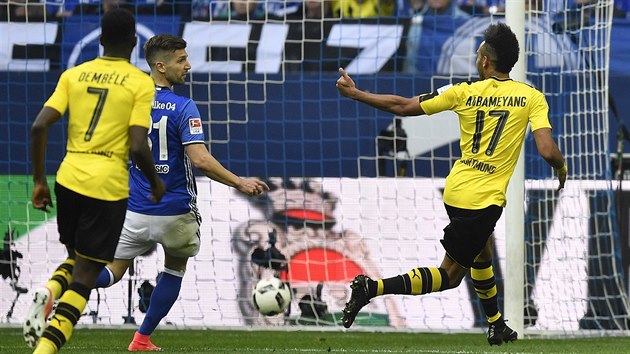 Pierre-Emerick Aubameyang, tonk Dortmundu, stl jednoduch gl v derby proti Schalke.