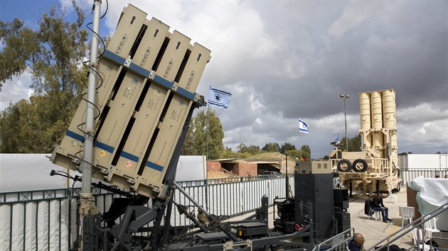 Izraelsk protiraketov obrann systm zvan Davidv prak, kter vyvinul ve spoluprci se Spojenmi stty (2. dubna 2017)