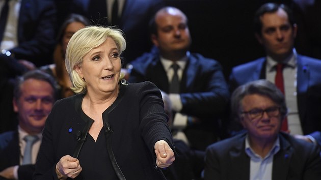 Nacionalistka Marine Le Penová během televizní debaty (4. dubna 2017)