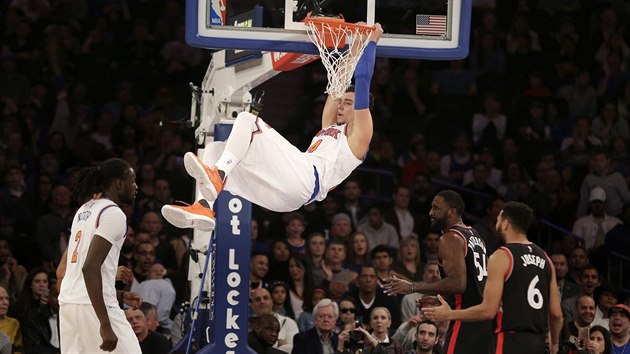 Willy Hernangmez z New Yorku zasmeoval proti Torontu.