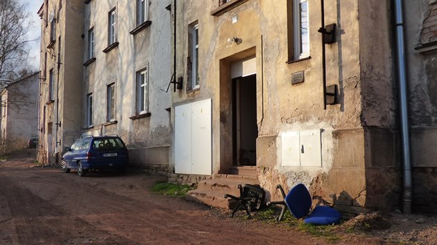 Nchod prodal domy v Rusk ulici, kde dve bydlely pevn sociln slab rodiny.