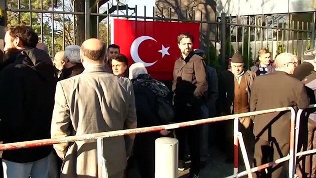 Nmet Turci hlasuj v referendu o rozen pravomoc prezidenta Erdogana
