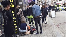 V centru Stockholmu vjel nákladní automobil do davu lidí. (7. duben 2017).