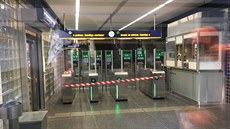 Úady ve Stockholmu zavely veejnou dopravu vetn metra. Lidé musí dom pky...