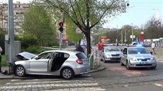 Nkolik kilometr ujídl po Praze idi BMW, kdy se snail prchnout policejní...