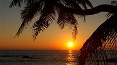 Západ slunce z plá�e v Ngapali