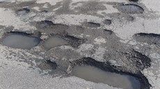Mnozí �idi�i by uvítali, kdyby reklamou silni�á�� bylo hlavn� rychlej�í...