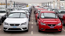 Nově vyrobené vozy Seat Leon v továrně automobilky ve španělském Martorellu...