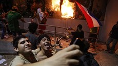 Protesty v Paraguayi nebyly poklidné, demonstranti leccos zapálili. Poár se...