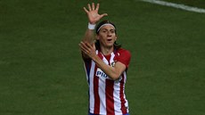 Filipe Luis z Atlética Madrid slaví vítězný gól v duelu se San Sebastianem.
