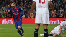 Lionel Messi z Barcelony se raduje z gólu v zápase se Sevillou.