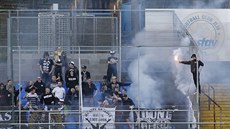 Hrade�tí fanou�ci b�hem utkání ve Zlín�