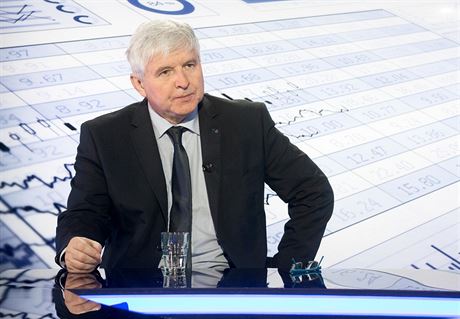 Guvernér eské národní banky Jií Rusnok získal 27 procent dvry a 41 procent...