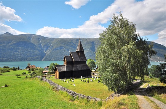 Sloupový kostel v Urnesu nad behem Sognefjordu