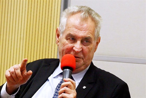 Prezident Miloš Zeman při debatě na Vysoké škole finanční a správní v Praze....