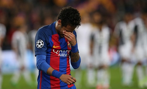 Fotbalista Neymar by mohl opstutit Barcelonu. Zájem má paíské St. Germain.