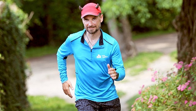 Dvaatyicetiletý ultramaratonec René Kujan