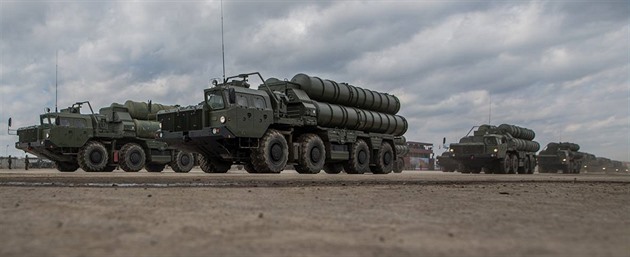 Zničili jsme ruskou ponorku u Krymu, tvrdí Ukrajina. Zasáhla i systém S-400