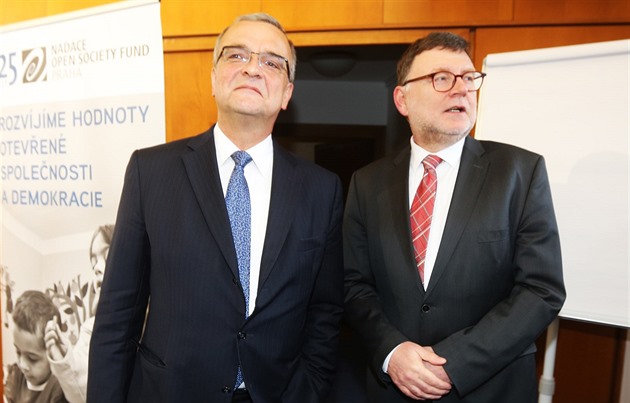 Musí lhát, lidsky ho chápu, potápí Kalousek Stanjuru v kauze bitcoinů