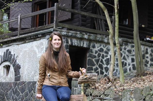 Karolína Kostínková, která se svým manelem otevírá lesní kolku v Brné.