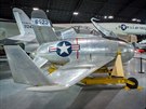 První prototyp parazitní stíhaky XF-85 Goblin je exponátem Národního muzea...