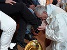 Ve vznici v italské obci Paliano pape omyl nohy dvanácti vzm (13. dubna...