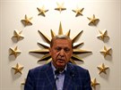 Recep Tayyip Erdogan po vyhláení výsledk referenda promluvil na tiskové...