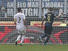 SNADNÁ POZICE. Mauro Icardi z Interu doklepává v zápase proti AC Milán mí do...