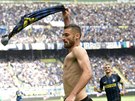 DRES DOL. Antonio Candreva a jeho oslava úvodního gólu v milánském derby mezi...