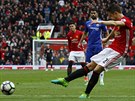 Ander Herrera stílí druhý gól Manchesteru United v dleitém utkání anglické...