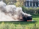 V Budjovicích u Vltavy hoel vrak autobusu.