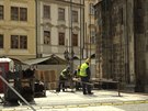 VIDEO: Zaala rekonstrukce Staromstské radnice, orloj zahalilo leení