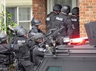 Policejní jednotka SWAT pi zásahu