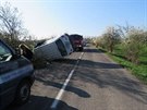 Havarovaná dodávka s handicapovanými cyklisty, která sjela na Hradecku do...