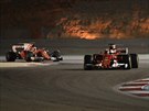 Sebastian Vettel (vpravo) na Velké cen Bahrajnu