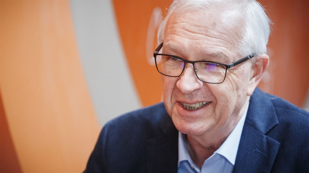 �eský prezident nemá v boji proti terorismu p�íli� silových nástroj�. M��e ale ovliv�ovat postoje politik� vahou své funkce. �tená��m iDNES.cz se nejvíce zamlouvala odpov�� Ji�ího Draho�e.