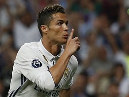Cristiano Ronaldo se raduje ze vstelenho glu v domcm utkn tvrtfinle...