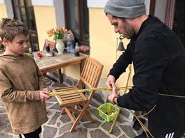 Moderátor Leo Mare tráví Velikonoce v jiních echách se svou pítelkyní...