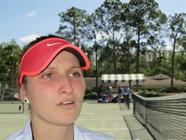 Markta Vondrouov v resortu Saddlebrook na Florid ped semifinle Fed Cupu...