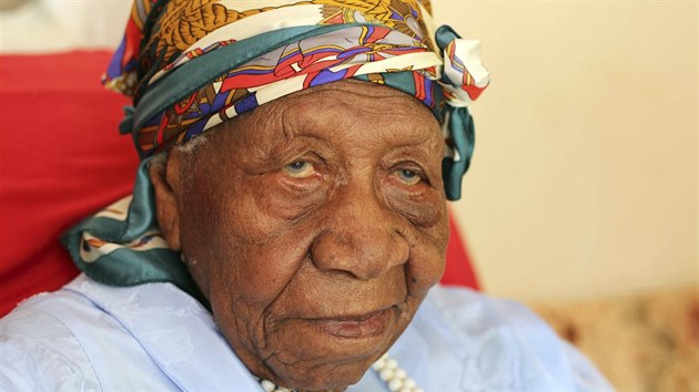 Nová nejstarší žena světa Violet Brownová z Jamajky. Brownové je 117 let. (16. dubna 2017)