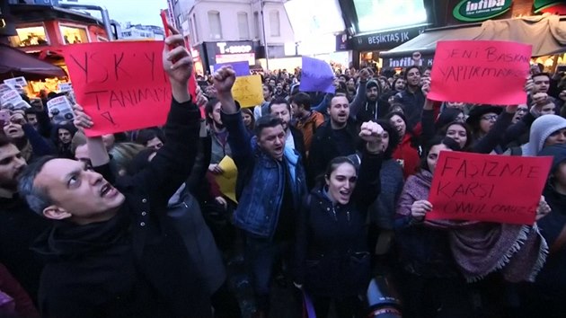 protesty v Istanbulu