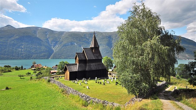 Sloupov kostel v Urnesu nad behem Sognefjordu