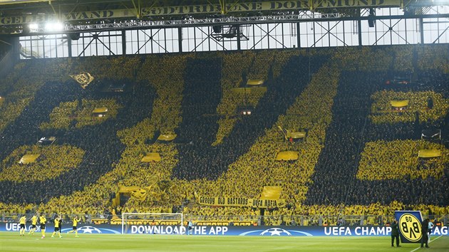 BVB. Choreo slavn dortmundsk jin tribuny bhem utkn mezi Borussi a Monakem.