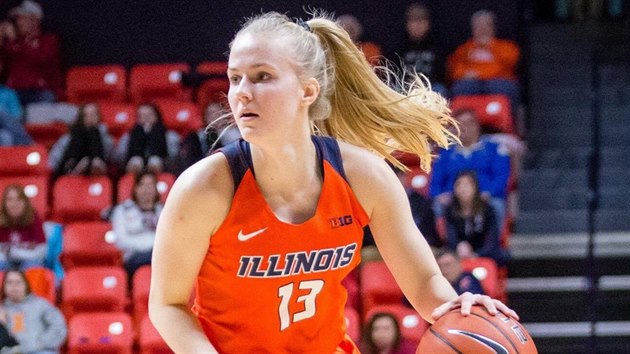 Petra Holensk v dresu univerzitnho celku Illinois Fighting Illini