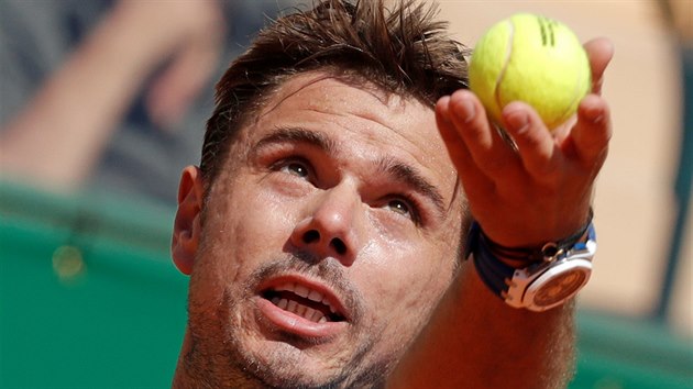 Stan Wawrinka servruje v duelu proti Jimu Veselmu.