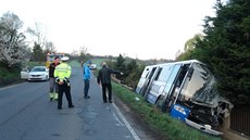 Nehoda autobusu u Slaného na Kladensku, pi které se zranilo pt lidí...