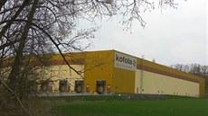 Továrna na Kofolu v Mnichově Hradišti, která překračuje hlukové limity.