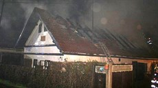 V pondělí večer vyjížděli hasiči k požáru rodinného domu v Chocomyšli na...